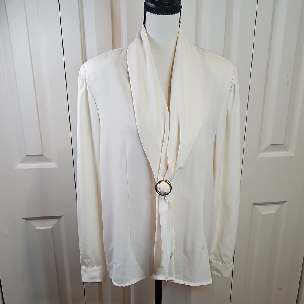 Liz Baker Essentials Cream Blouse 14 Vintage Decorative Buttons Elegant